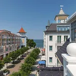 Theres Augusta Apartment
